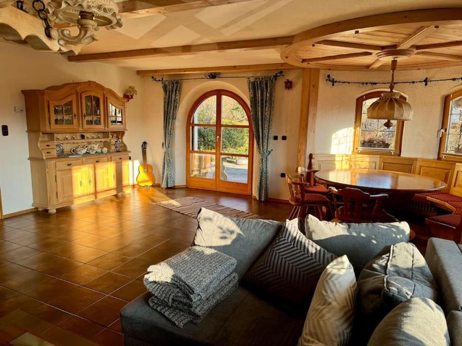 Romantisches Alpenchalet - Mit Sauna Und Kamin - Ruhig Und Zentral Bad Tölz Exterior foto