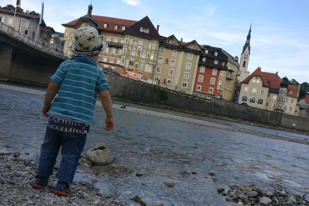 Romantisches Alpenchalet - Mit Sauna Und Kamin - Ruhig Und Zentral Bad Tölz Exterior foto